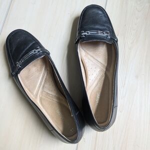 Naturalizer Black loafers with Silver Accent